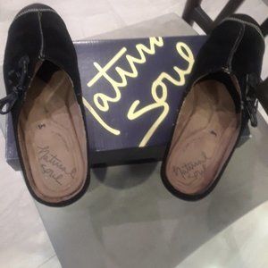 Naturalizer "Natural Soul" Slip-ons  Size 8M Black
